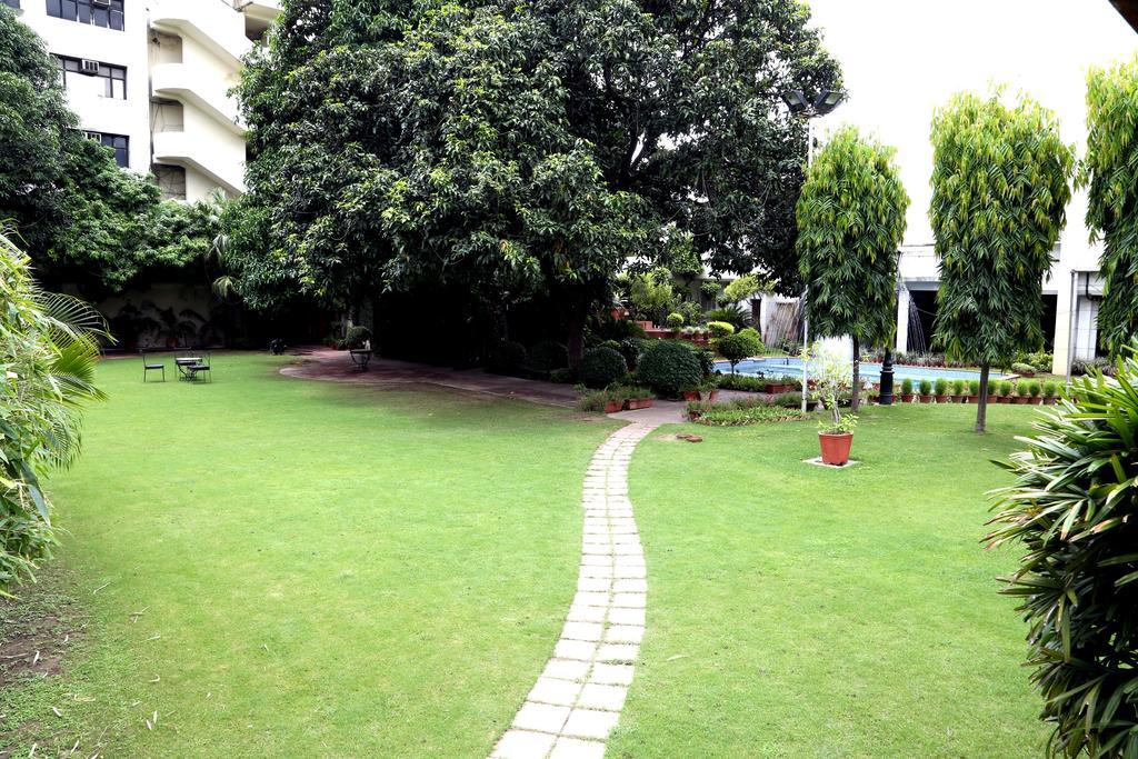 Aveda Kamal Palace Jalandhar Eksteriør billede